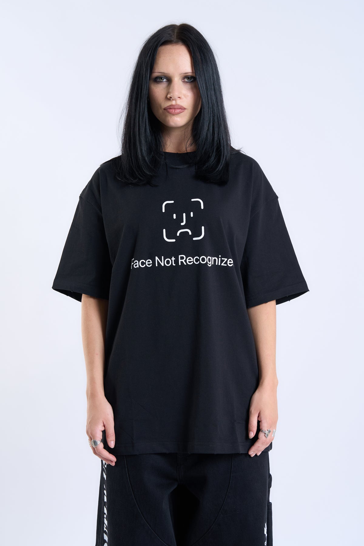 FACE ID RELAXED TEE