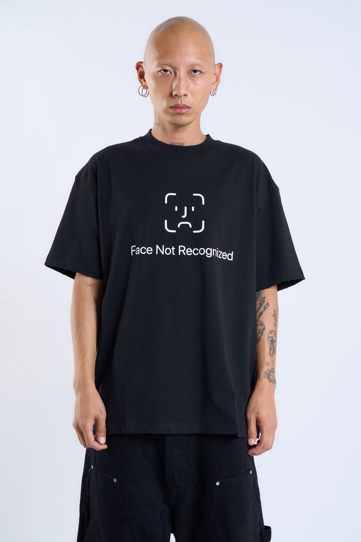 FACE ID RELAXED TEE
