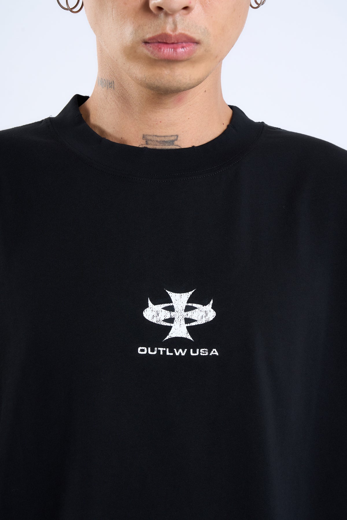 OUTLW RELAXED TEE BLACK