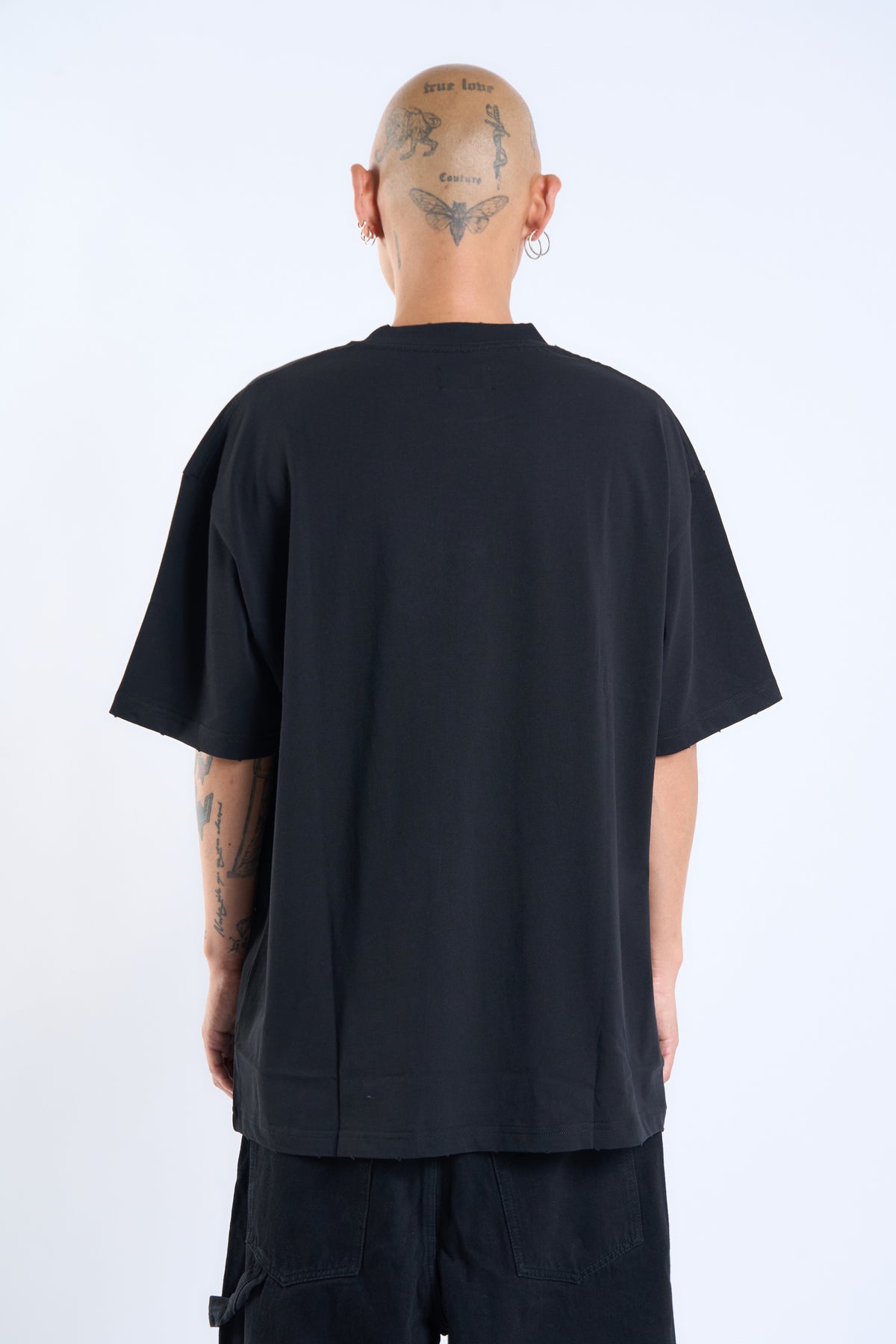 OUTLW RELAXED TEE BLACK