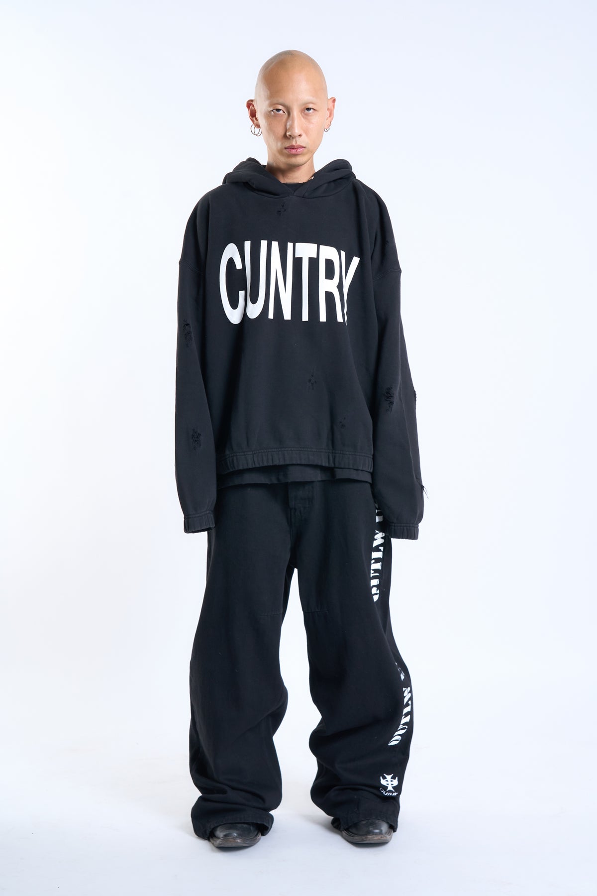 DISTRESSED CUNTRY HOODIE
